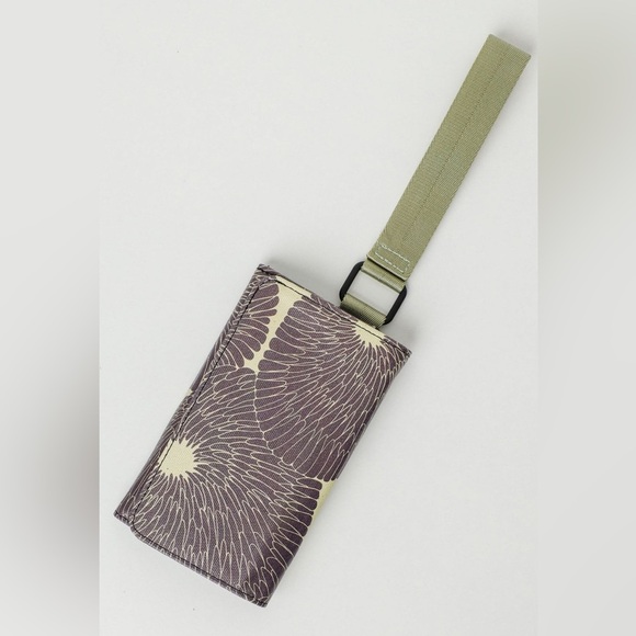 SKFK NWT PEONY WRIST WALLET - Picture 1 of 4